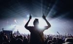 Drie nieuwe festivaldilemma’s: niets kunnen zien vs. niets kunnen horen