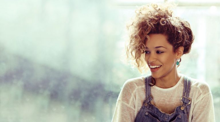 Izzy Bizu