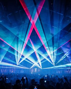 7 dingen die onlosmakelijk verbonden zijn met Awakenings Easter