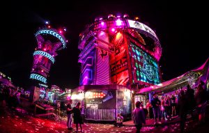 Schuren en slutdroppen: dit zijn de 5 beste slettendisco’s op Paaspop 2022