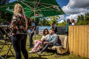 Klomppop: al 40 jaar intiem festivallen in de Zeeuwse polder