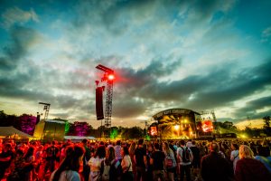 Sylvana Simons en VPRO Flowerboy doen DJ-sets op Best Kept Secret 2023