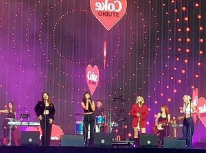 ‘Ademnood’ en andere pieken bij de Coke Studio Sing-along op Lowlands 2022