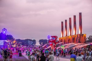 De highlights van de Lowlands vrijdag met Michael Kiwanuka, Eefje de Visser en karaoke