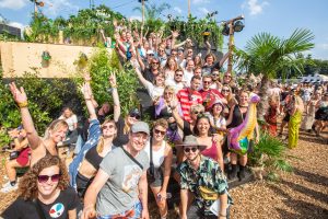 Join de Lowlands fans WhatsApp en Festileaks Meet-up op Lowlands 2023