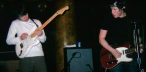 13 juni 2003: Arctic Monkeys debuteren in The Grapes in Sheffield