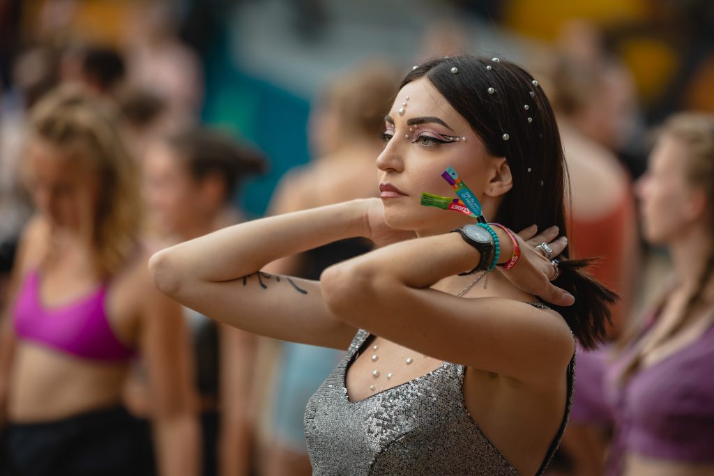 Sziget 2022 sfeer publiek glitters parels fashion
