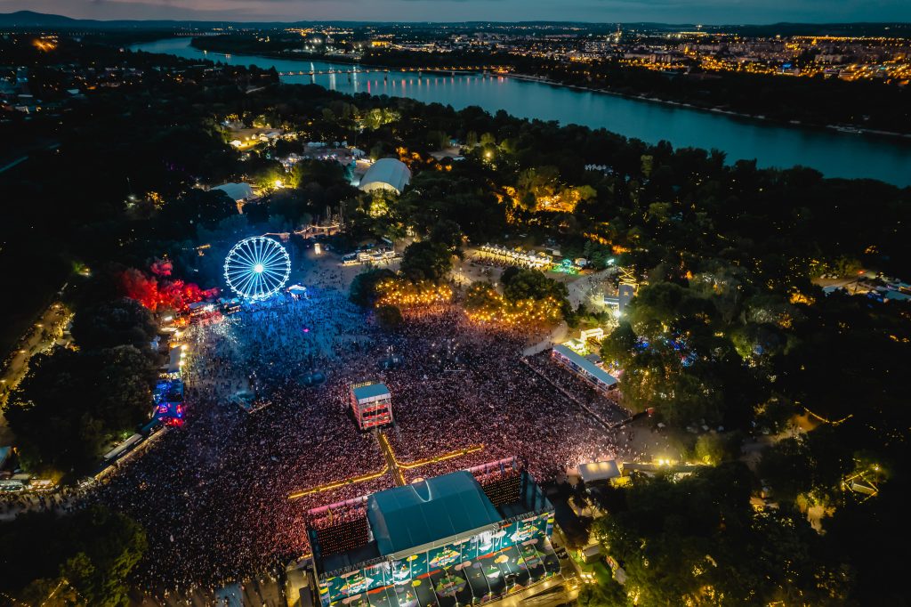 Sziget 2022 sfeer bovenaanzicht boven luchtfoto
