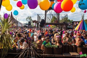 Festileaks Tipt: nazomeren op kleurrijk Valtifest 2022