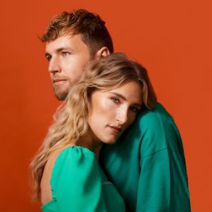 Kijken: Publiek gaat los bij optreden Suzan & Freek op Concert at SEA 2025