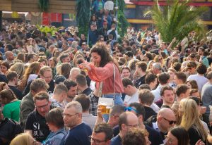 5 tips om een festival nog enigszins fit en gezond door te komen