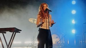 Froukje intiem en overtuigend op Klomppop 2023