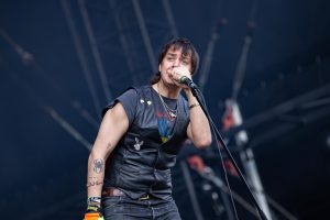 The Voidz-frontman Julian Casablancas boos op BKS-publiek: ‘Fuck off!’
