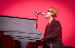 Nu officieel: Tom Odell naar Pinkpop 2025