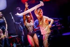Robbie Williams leunt op Pinkpop 2023 wel erg op nostalgie