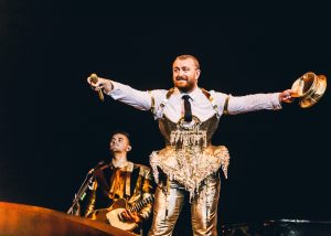 NOS Alive 2023: Sam Smith is de überkleurrijke headliner die we nu nodig hebben
