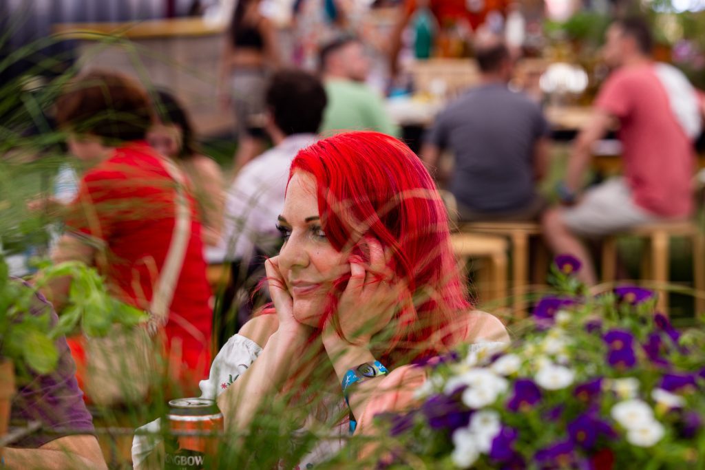 Welke kleding neem je mee naar een festival met wisselvallige weersverwachting?