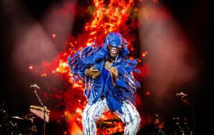 Adembenemende Burna Boy spoelt Stromae-kater weg op Down The Rabbit Hole 2023