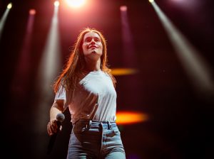 Sigrid trakteert op een masterclass all-round pop op Øya 2023