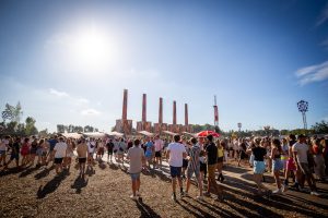 Hoogtepunten van Lowlands 2023 dag 2: moshen op Beethoven, huilen in de Bravo en meer