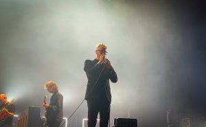 The National in de Ziggo Dome: ontroerend, meeslepend en relevanter dan ooit