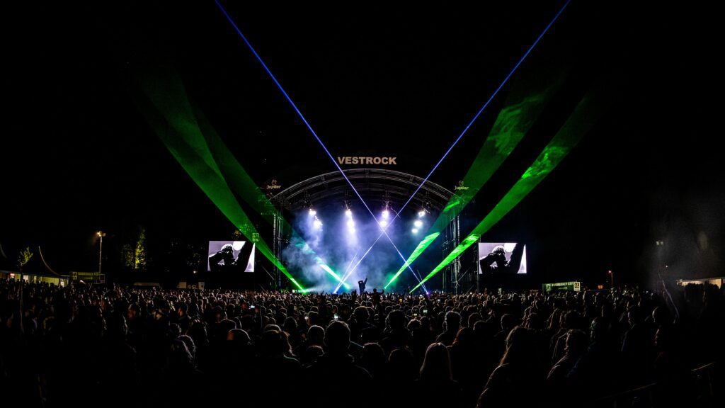 Oscar and the Wolf op Vestrock 2024