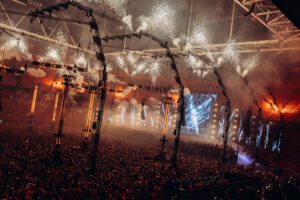 Verknipt gaat deze zomer voor wereldrecord met grootste lasershow