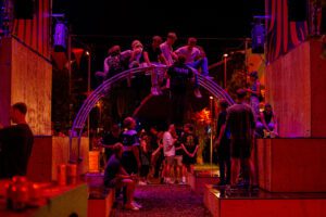 Op avontuur in de Lowlands-nacht: “Jij bent Remco helemaal niet, hè?”