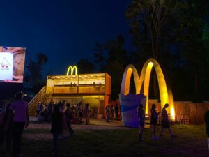 ‘Gestolen’ McDonald’s-logo op Lowlands blijkt marketingstunt