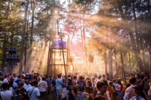 Festileaks Tipt: 8 festival musthaves voor Into The Woods 2025