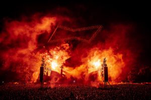 Spectaculaire video’s: de eindshows van Mysteryland 2024 (met 600 drones!)