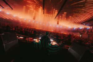 Upclose sluit eerste indooreditie grandioos af met Four Tet op Amsterdam Dance Event 2024