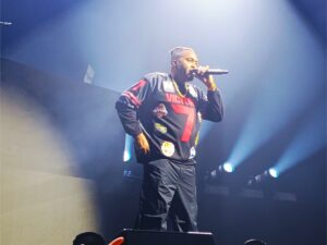 Sympathieke Nas overdoseert de nostalgie in AFAS Live