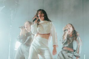 Terugblik: Eefje de Visser overtuigt als headliner op Best Kept Secret 2025 met betoverende set