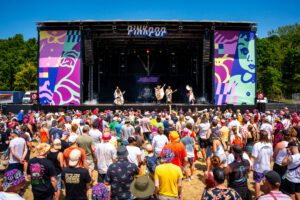 10 jaar Stage 4 op Pinkpop 2025: waar parodie metal en rockende hiphop aan hun toekomst bouwen