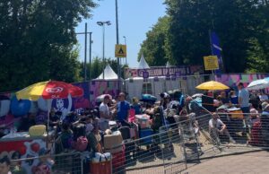 Pinkpop 2025 gaat van start: campingbezoekers al uren in de rij