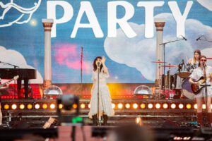 The Last Dinner Party kondigt grootste clubshow in Nederland aan