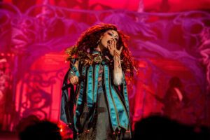 Terugblik: Chappell Roan betovert de Alpha op Lowlands 2025