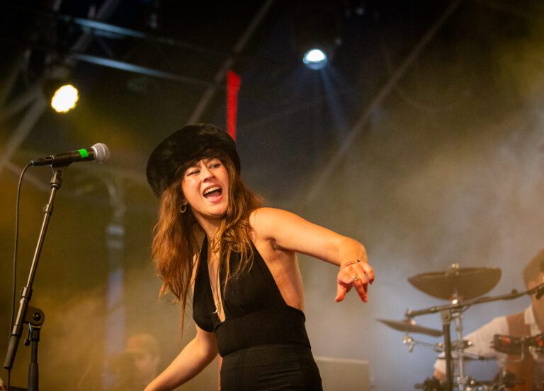 Nieuwe namen Motel Mozaïque 2026: Man/Woman/Chainsaw, Nusantara Beat en meer