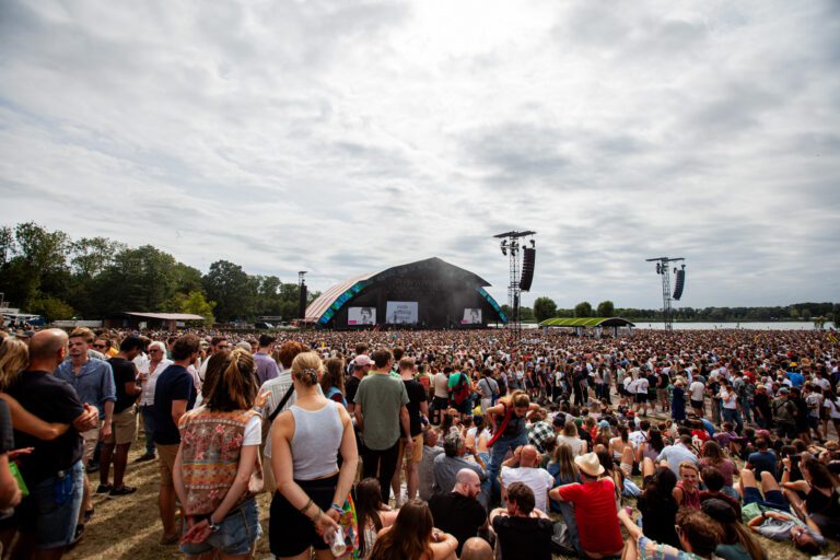 Down The Rabbit Hole 2026 hint naar nieuwe namen