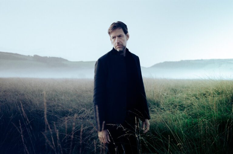 Radiohead-gitarist Ed O’Brien kiest Carré voor aftrap Europese solotournee